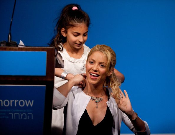 Shakira2BPop2BStar2BShakira2BMeets2BIsraeli2BPresident2BuZjdCmwtlxfl.jpg