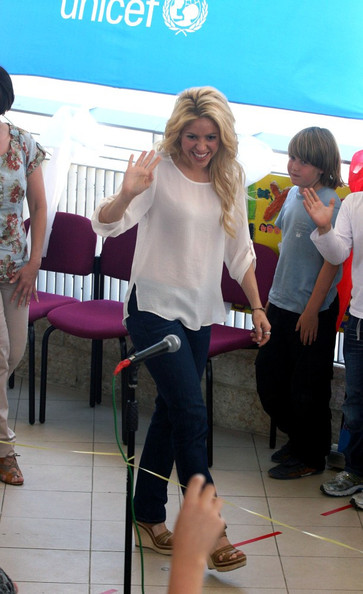 Shakira2BShakira2BVisits2BIsreal2BkExwF8VulKll.jpg