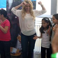 Shakira2BShakira2BVisits2BIsreal2B2KbYQBlIMBvl.jpg