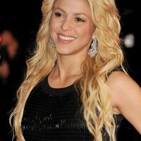 Shakira2BNRJ2BMusic2BAwards2B20112BRed2BCarpet2BArrivals2BuHchN3HSRlTl.jpg