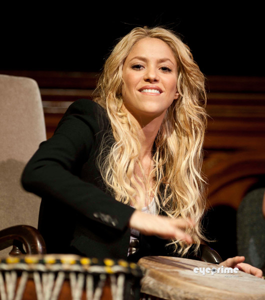 shakira_eyeprime_07.jpg