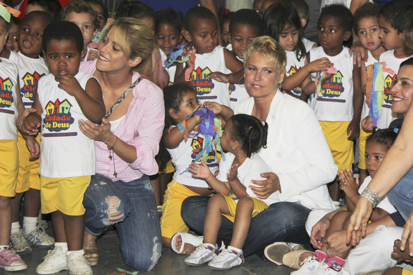 Shakira2BShakira2BXuxa2BCity2BGod2BRio2Bde2BJaneiro2BcbfABrfRuVjl.jpg