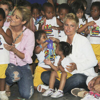 Shakira2BShakira2BXuxa2BCity2BGod2BRio2Bde2BJaneiro2BcbfABrfRuVjl.jpg