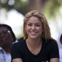 82005_Shakira_Haiti9_122_382lo.jpg