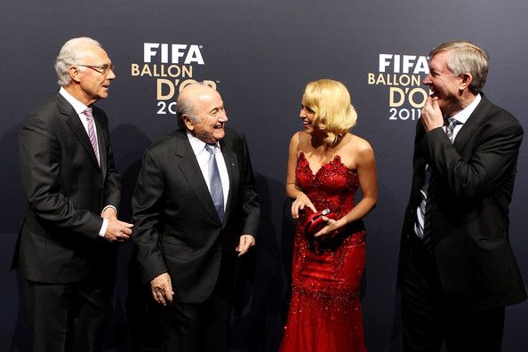 Shakira2BFIFA2BBallon2BGala2B20112BDKo9mNJvc4fl.jpg