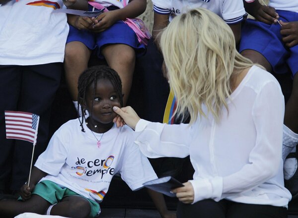 shakira_obama_cartagena2B2525288252529.jpg