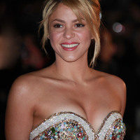 95397_Shakira_NRJ_Music_Awards_2012_J0001_004_122_373lo.jpg