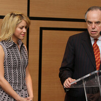 Shakira2BCelebs2BHonored2BCannes2B2WilqWgVG0Gl.jpg