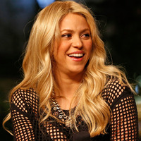 Shakira_EXTRA_show_281029.jpg