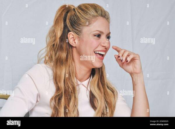 shakira-at-the-hollywood-foreign-press-association-press-conference-for-zootopia-held-in-beverly-hills-ca-on-february-17-2016-2EWDD29.jpg