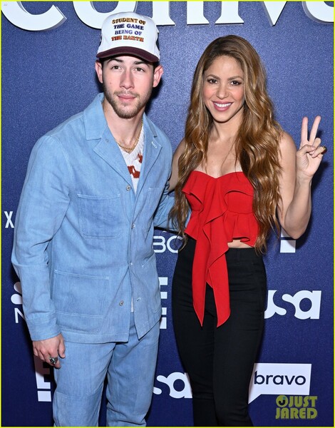 nick-jonas-shakira-dance-together-in-dancing-with-myself-teaser-29.jpg