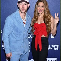 nick-jonas-shakira-dance-together-in-dancing-with-myself-teaser-29.jpg