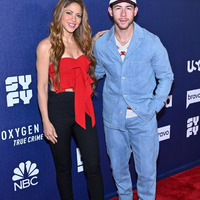 shakira-nick-jonas-nbc-2022.jpg