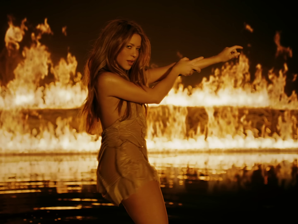 TQG_www_shakira-online_fr_00069.png