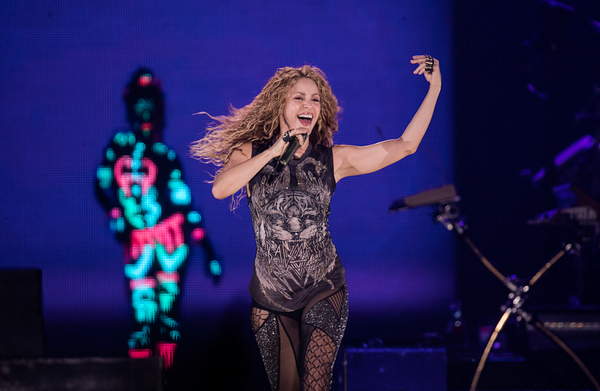 Shakira-en-el-Estadio-Azteca-1.jpg