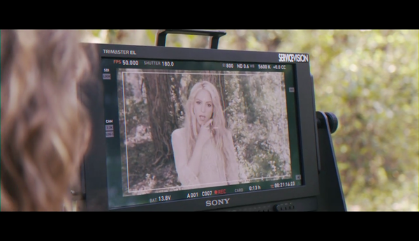 meenamoremakingof_www_shakira-online_fr_00024.png