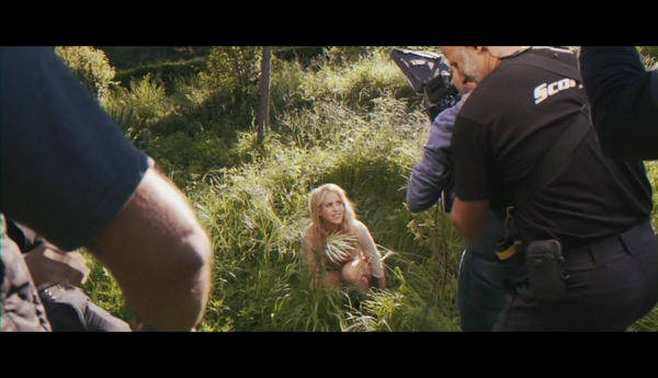 meenamoremakingof_www_shakira-online_fr_00033.png