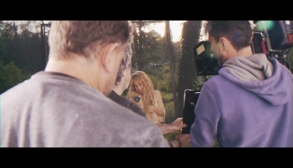 meenamoremakingof_www_shakira-online_fr_00046.png