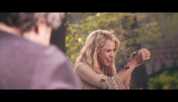 meenamoremakingof_www_shakira-online_fr_00052.png