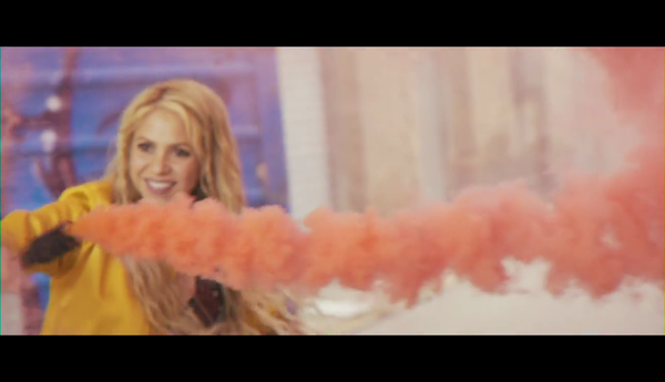 meenamoremakingof_www_shakira-online_fr_00060.png