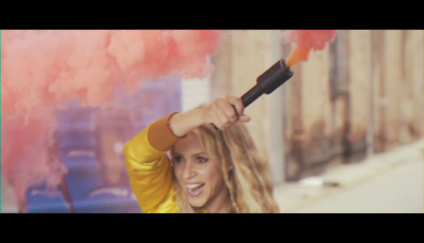 meenamoremakingof_www_shakira-online_fr_00061.png