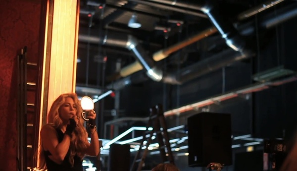 Chantaje_makingof_www_shakira-online_fr_00023.jpg