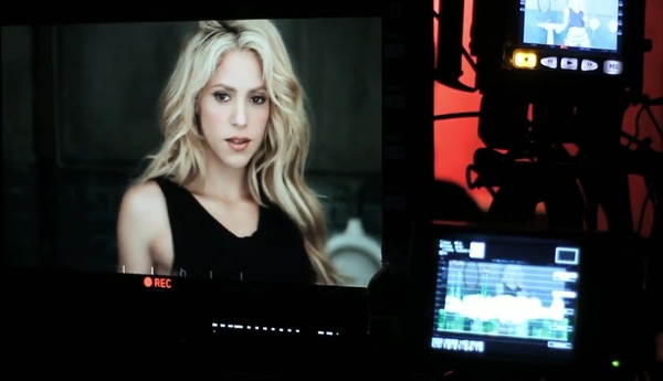 Chantaje_makingof_www_shakira-online_fr_00027.jpg