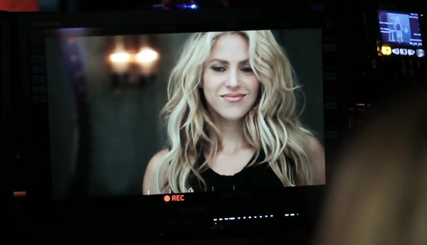 Chantaje_makingof_www_shakira-online_fr_00028.jpg