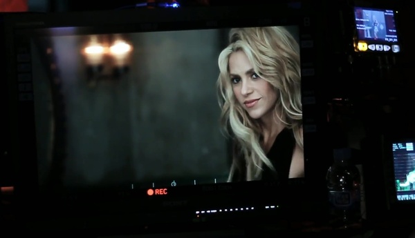 Chantaje_makingof_www_shakira-online_fr_00030.jpg