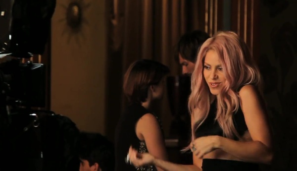 Chantaje_makingof_www_shakira-online_fr_00056.jpg