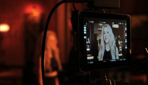 Chantaje_makingof_www_shakira-online_fr_00063.jpg