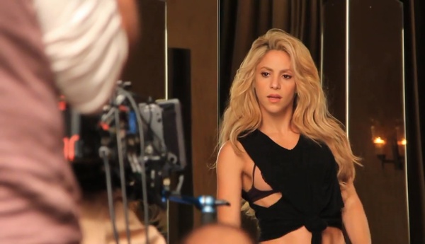 Chantaje_makingof_www_shakira-online_fr_00072.jpg