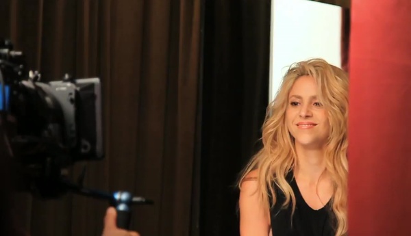 Chantaje_makingof_www_shakira-online_fr_00076.jpg