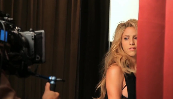 Chantaje_makingof_www_shakira-online_fr_00077.jpg