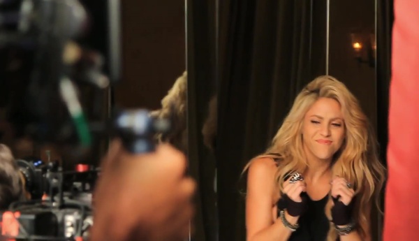 Chantaje_makingof_www_shakira-online_fr_00078.jpg