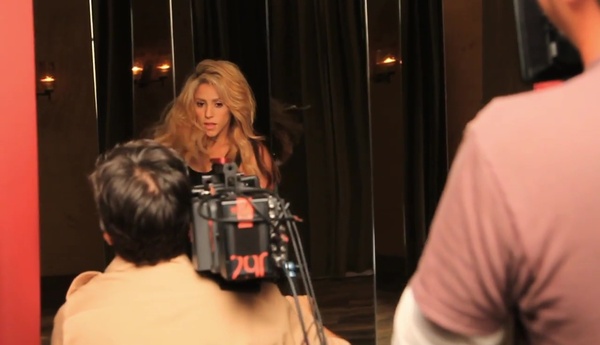 Chantaje_makingof_www_shakira-online_fr_00083.jpg