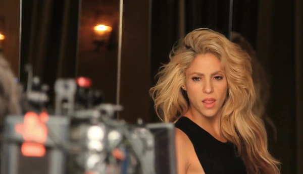 Chantaje_makingof_www_shakira-online_fr_00086.jpg