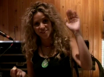 MTV_Diary_www_shakira-online_fr_00061.png