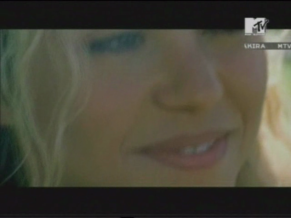 MTVMasters_www_shakira-online_fr_00261.png