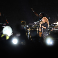 Shakira_en_Estadio_Nacional_-_Checho_Garcia_Pardo_-_CHM56930.jpg