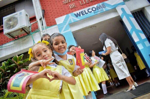 9 Décembre - ¡En Barranquilla se habla inglés! Que orgullo saber que mi ciudad fue la primera en instaurar una política pública para llevar el bilingüismo a todos los colegios públicos.   Barranquilla sigue haciendo historia, entregándole más opo
