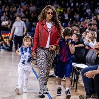 shakira-zu-einem-basketballspiel-kam-sie-mit-der-ganzen-familie-.jpg