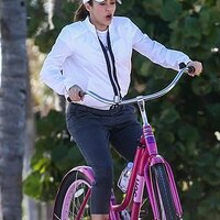 22724370-7831613-Pretty_pic_ride_Her_bicycle_was_perfectly_girly-a-17_1577494821245.jpg