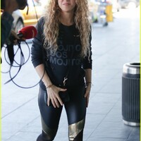 shakira-barcelona-june-2018-05.jpg