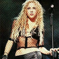 shakira67.jpg