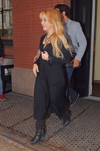 shakira-out-in-soho-nyc-05-16-2017-3.jpg