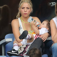 Photos-Euro-2016-Shakira-maman-exemplaire-quand-Gerard-se-fait-Pique-la-victoire_portrait_w674_28529.jpg