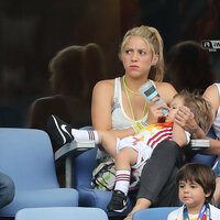 Photos-Euro-2016-Shakira-maman-exemplaire-quand-Gerard-se-fait-Pique-la-victoire_portrait_w674_28729.jpg