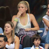 Photos-Euro-2016-Shakira-maman-exemplaire-quand-Gerard-se-fait-Pique-la-victoire_portrait_w674_28829.jpg