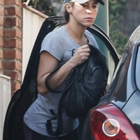 shakira-visiting-house-barcelona.jpg